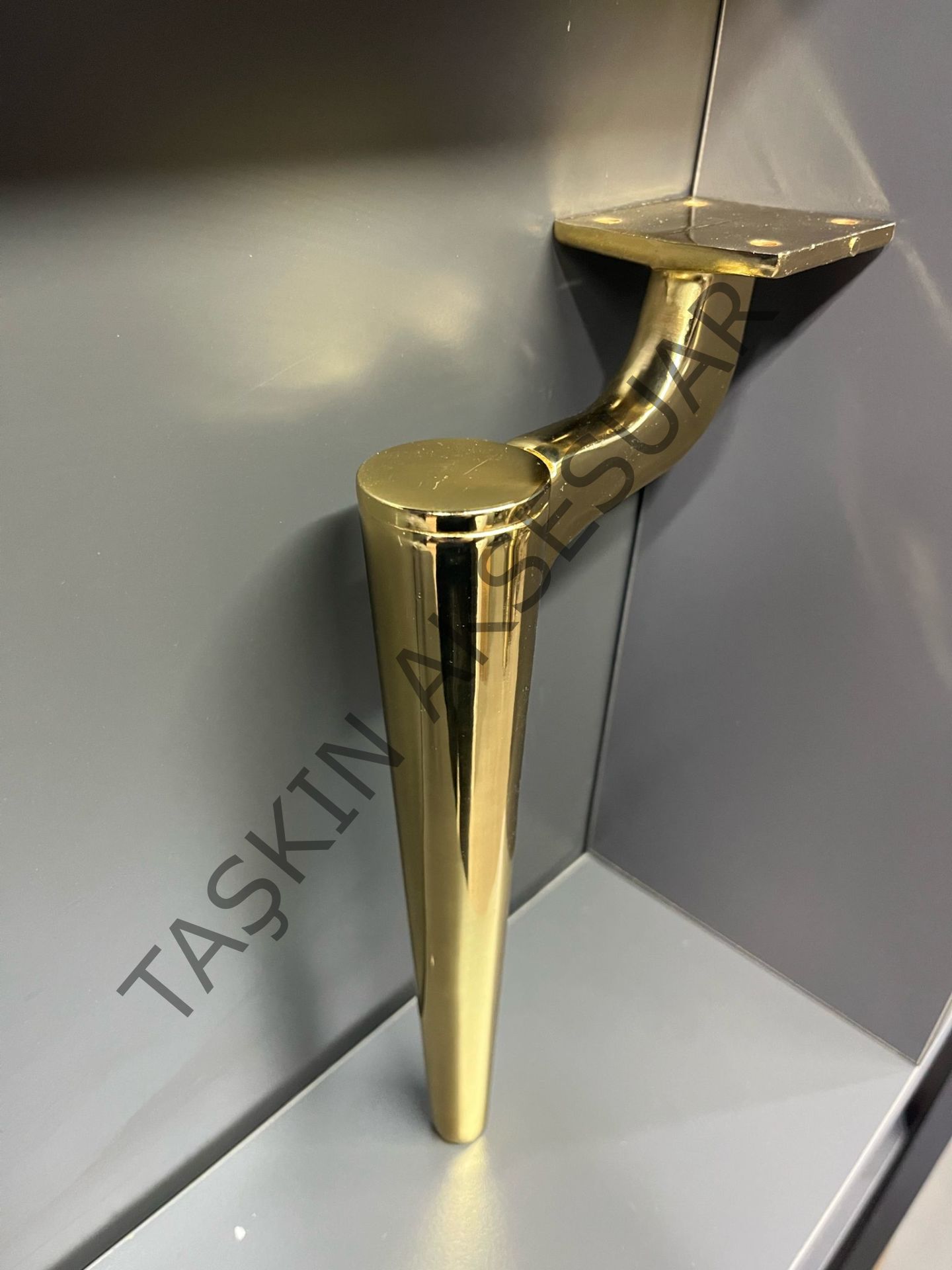 Dünya Metal Ayak 17-20-25cm Altın Modern Mobilya Ayağı Dolap Koltuk Tv Ünite Komidin Şifonyer Gold
